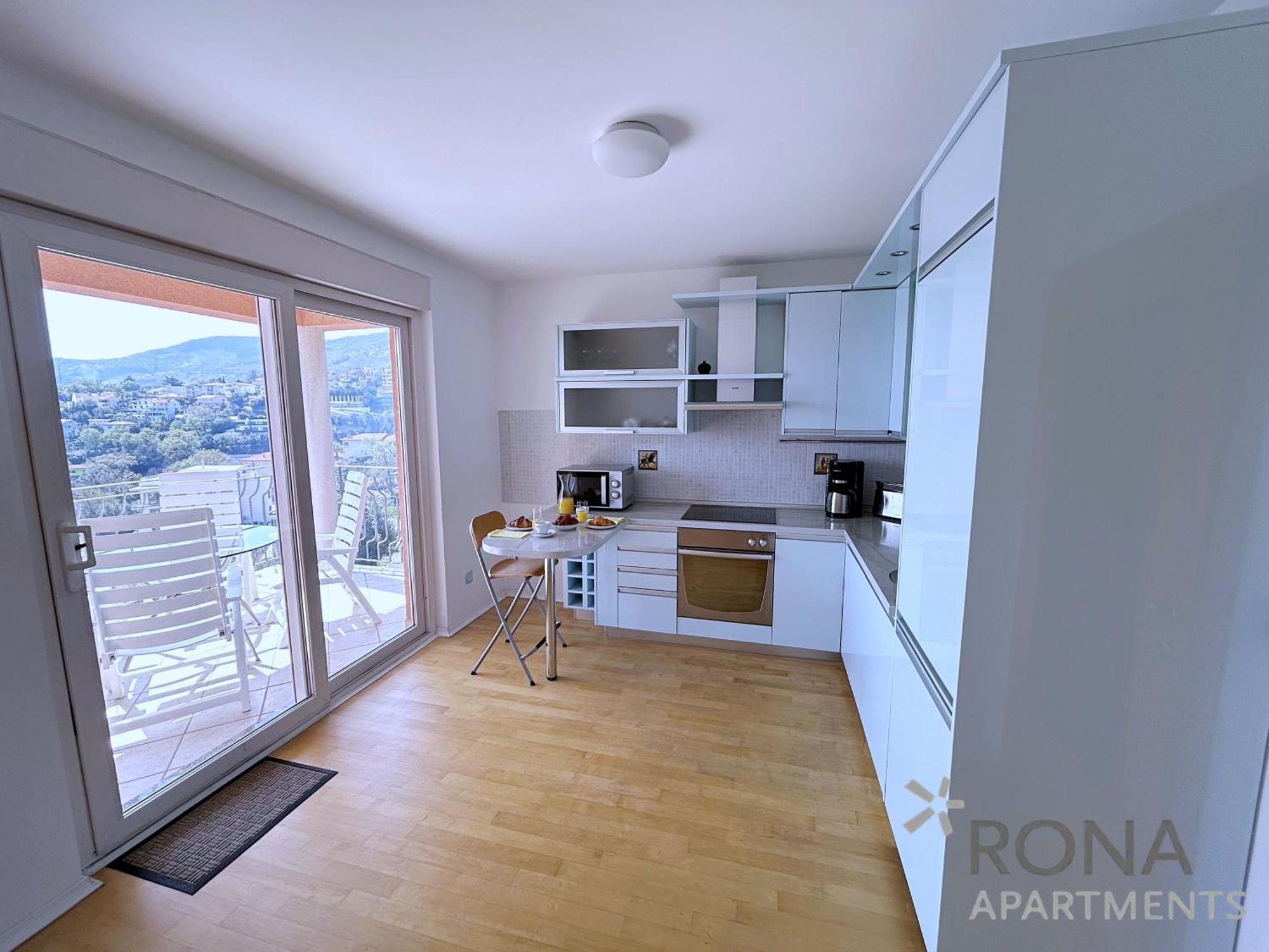 Rona Spacious Apartment With A Panoramic View Ичичи Экстерьер фото